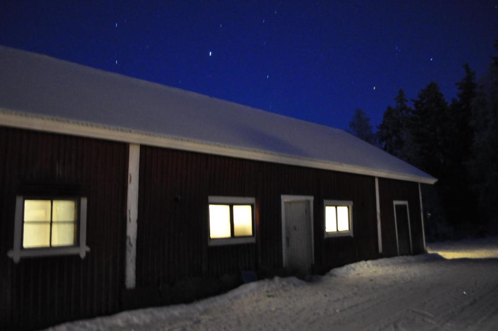 Tuhannen Tarinan Talo Kannuskoski Exteriér fotografie